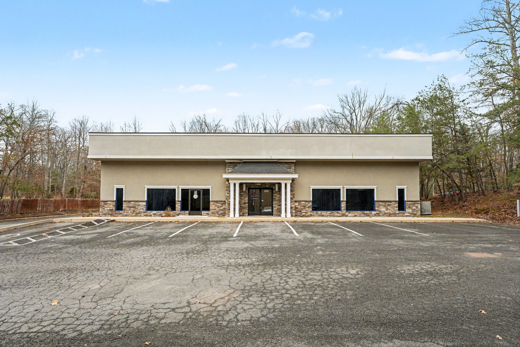 670 Cambridge St, Fredericksburg, VA for lease Building Photo- Image 1 of 36