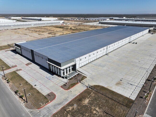 Plus de détails pour 21648 Kraus Lp, Laredo, TX - Industriel à louer