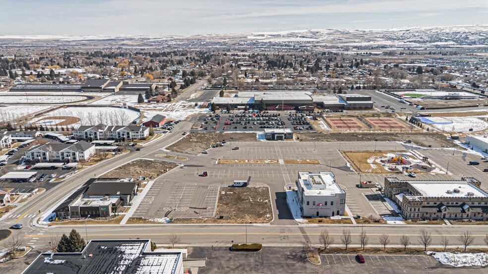 2985 Eagle Dr & Sunnyside, Ammon, ID à vendre - Photo du bâtiment - Image 3 de 11