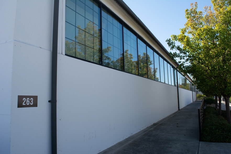 5027 Roberts Ave, Mcclellan, CA for lease - Building Photo - Image 2 of 10