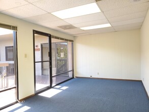 960 Saratoga Ave, San Jose, CA for lease Lobby- Image 2 of 6