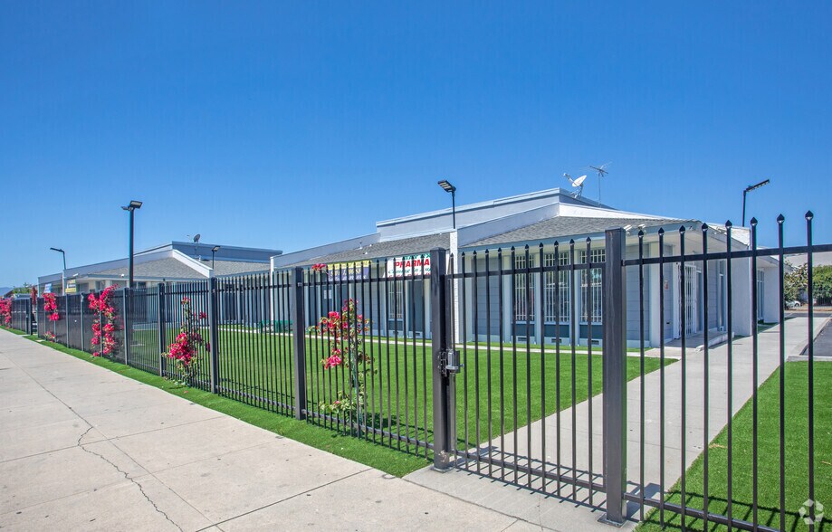 1661 Burdette Dr, San Jose, CA à louer - Photo du bâtiment - Image 3 de 13