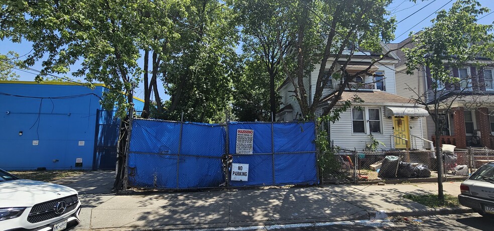 146-54 105th Ave, Jamaica, NY for sale - Building Photo - Image 2 of 5