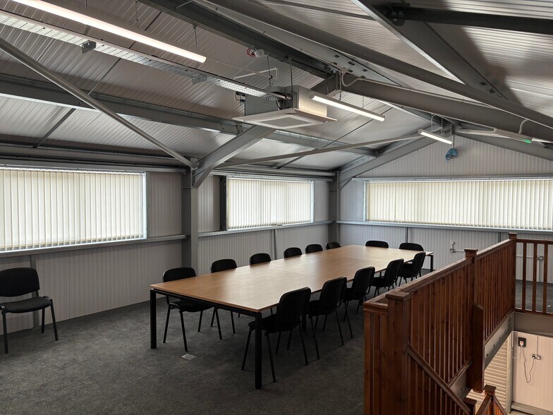 2 Alfreds Way, Wincanton for lease - Building Photo - Image 3 of 4