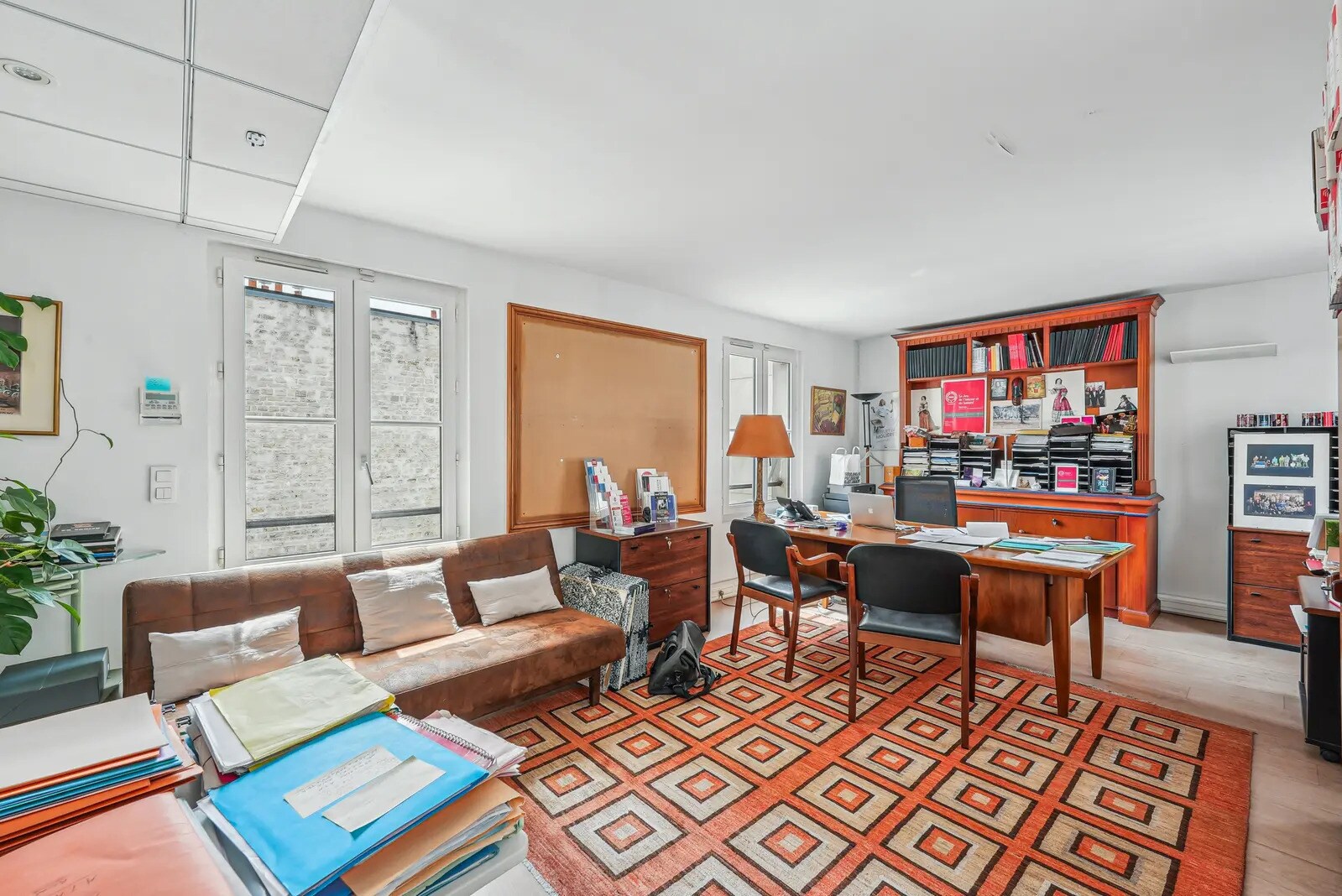 5 Rue La Bruyère, Paris for lease Interior Photo- Image 1 of 17