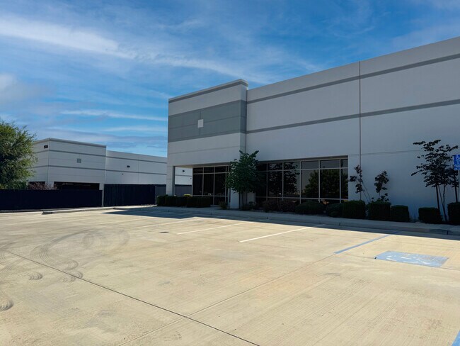 More details for 19237 Flightpath Way, Bakersfield, CA - Industrial for Lease