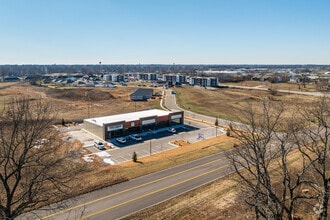 1350 N Maxine Ave, Nixa, MO - AERIAL  map view
