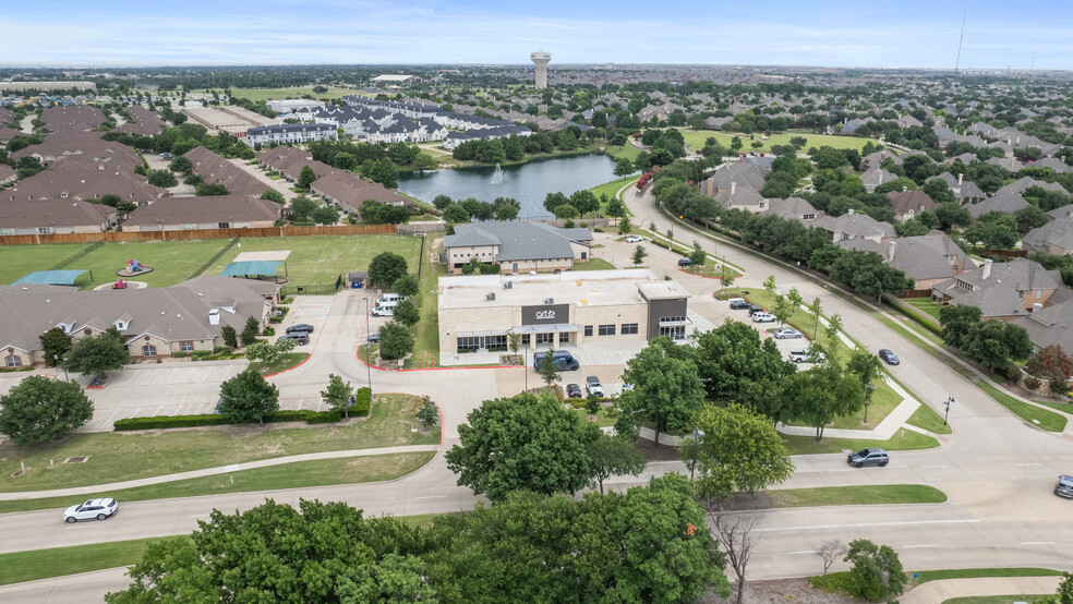 3351 S Stonebridge Dr, McKinney, TX à vendre - Photo du bâtiment - Image 2 de 4