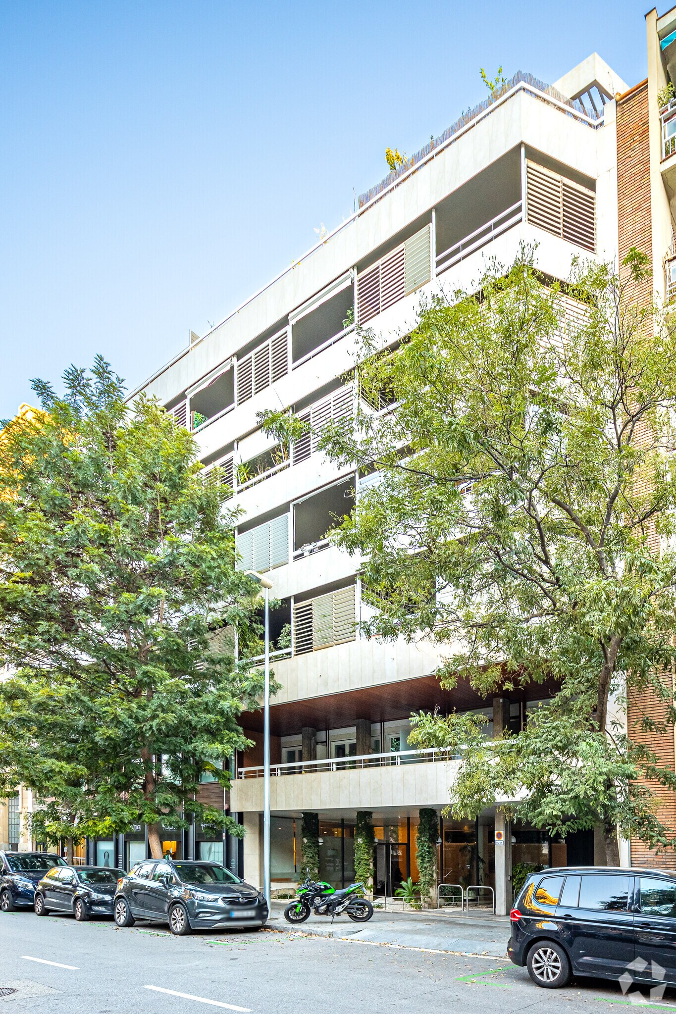 Carrer de Francesc Carbonell, 21-23, Barcelona, Barcelona for lease Building Photo- Image 1 of 7