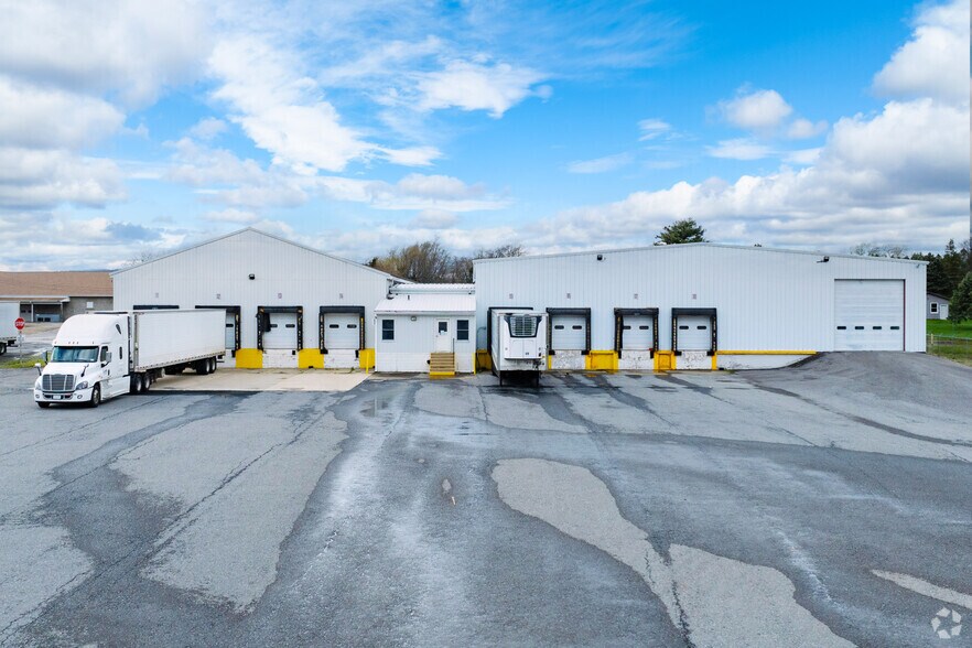 11 Gurda Ln, Goshen, NY à louer - Photo du bâtiment - Image 2 de 18