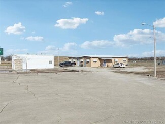 Plus de détails pour 536 N Ash St, Nowata, OK - Vente au détail à vendre