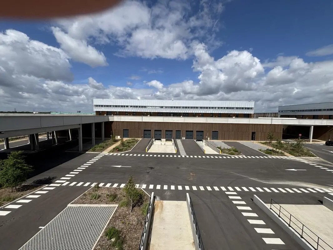Industrial in Tremblay-en-France for lease Building Photo- Image 1 of 12