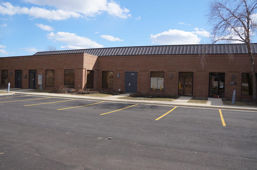 5999 New Wilke Rd, Rolling Meadows, IL for lease - Building Photo - Image 2 of 5