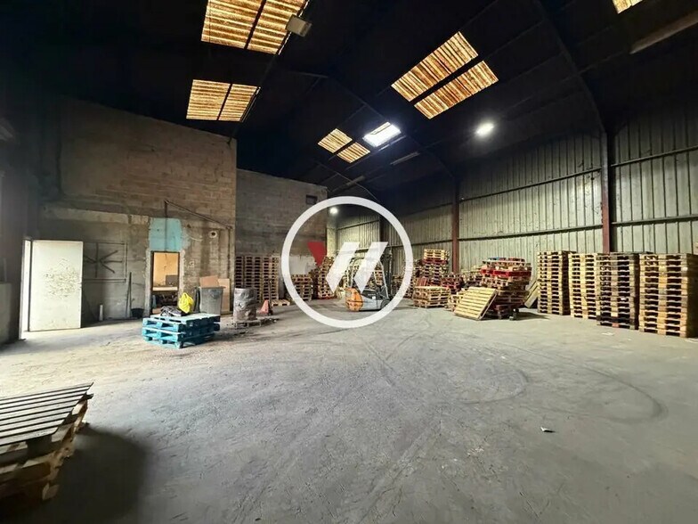 Industriel dans Goussainville à vendre - Photo du bâtiment - Image 1 de 12