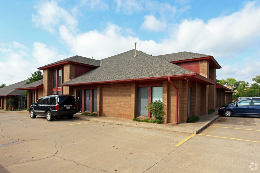 433 W Wilshire Blvd, Oklahoma City, OK à louer - Photo du bâtiment - Image 2 de 2