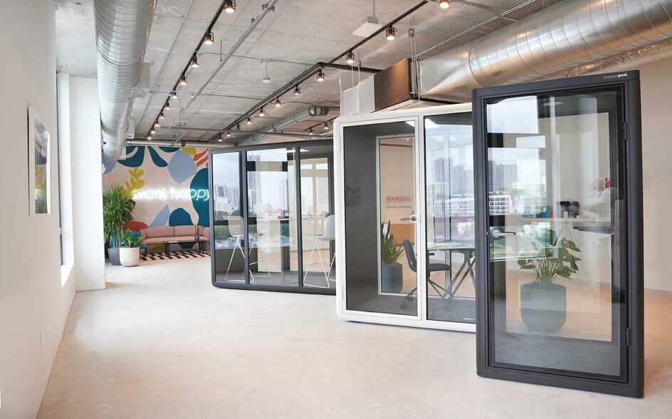 218 NW 24th St, Miami, FL à louer - Photo intérieure - Image 2 de 21