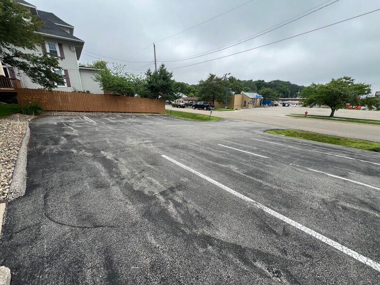 2109 S Broadway, Rochester, MN à vendre - Photo du bâtiment - Image 3 de 28