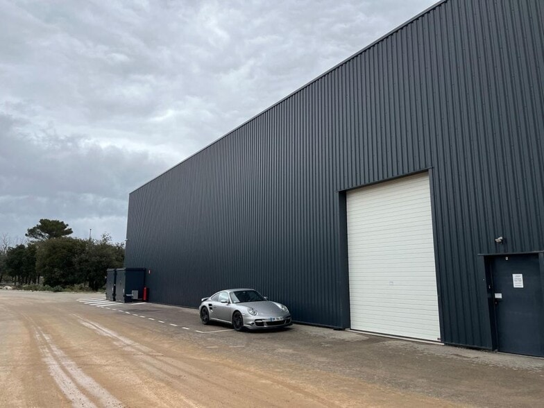 Flex in Signes for lease - Building Photo - Image 2 of 6
