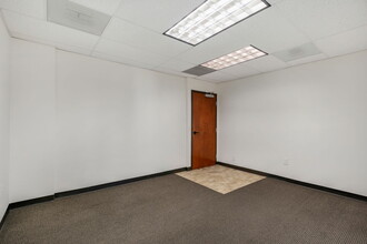 240 S La Cienega Blvd, Beverly Hills, CA à louer Photo intérieure- Image 2 de 17