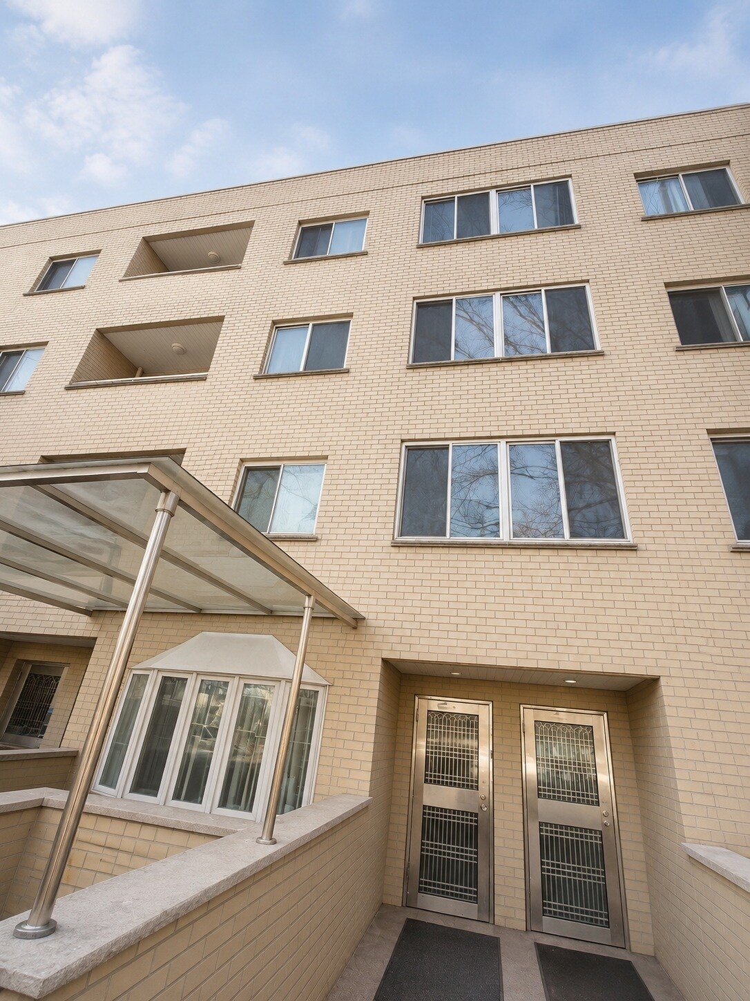 13238 41st Ave, Flushing, NY à vendre Photo du bâtiment- Image 1 de 7