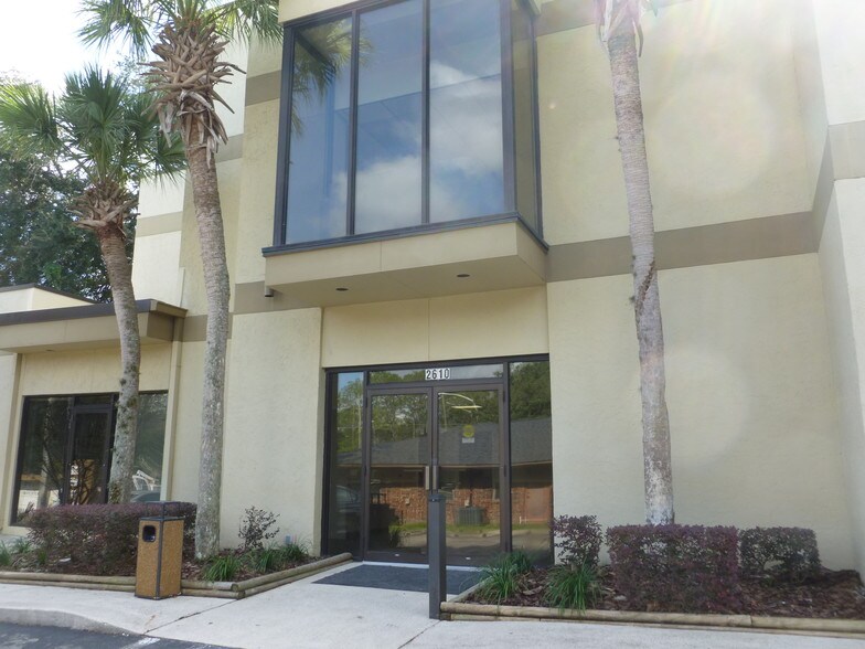 2610 NW 43rd St, Gainesville, FL à louer - Photo du bâtiment - Image 3 de 30