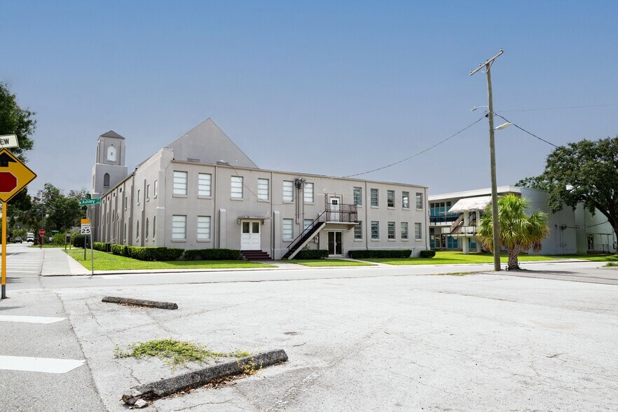 6018 N Highland Ave, Tampa, FL à vendre - Photo du bâtiment - Image 2 de 12