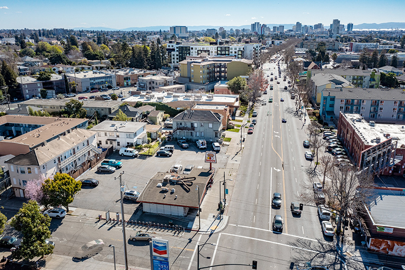 5440 Telegraph Ave, Oakland, CA à vendre - Photo du bâtiment - Image 1 de 1