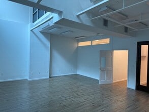 3272 Steinway St, Astoria, NY for lease Interior Photo- Image 2 of 10