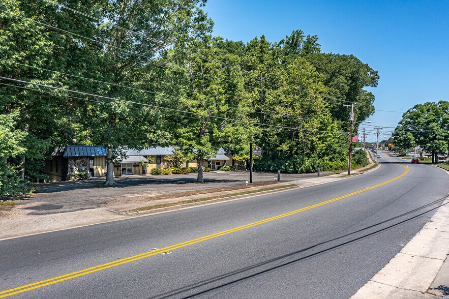 279 N Main St, Kilmarnock, VA à vendre - Photo du bâtiment - Image 2 de 48