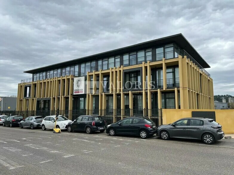 Bureau dans Aix-en-Provence à louer - Photo du bâtiment - Image 2 de 9