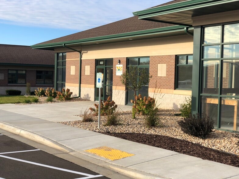 1021 Quinn Dr, Waunakee, WI for lease - Building Photo - Image 2 of 4
