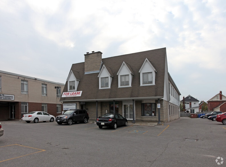 179 King St E, Oshawa, ON à vendre - Photo du bâtiment - Image 2 de 9