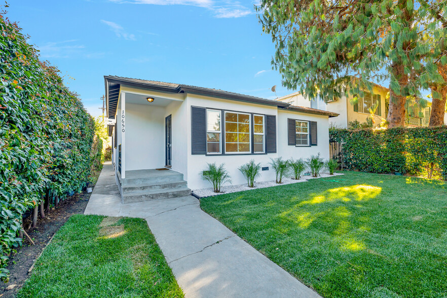 10650 Camarillo St, North Hollywood, CA for sale - Building Photo - Image 1 of 1