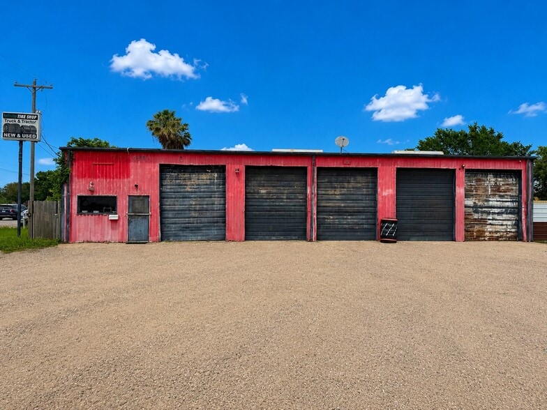 2016 N Velasco St, Angleton, TX for sale - Building Photo - Image 2 of 6