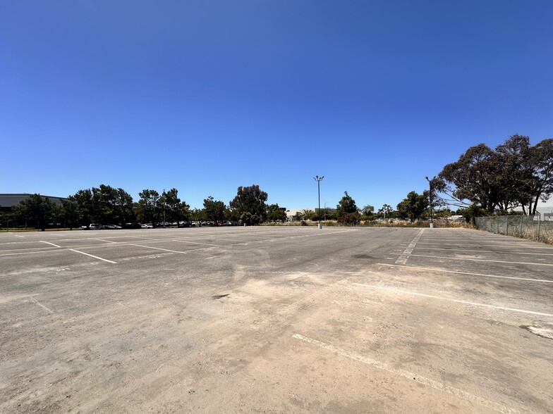 35325 Fircrest St, Newark, CA for lease - Building Photo - Image 2 of 4