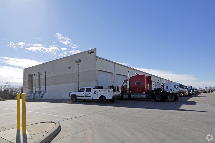 5317 Superior Pky, Fort Worth, TX à louer - Photo du bâtiment - Image 1 de 17