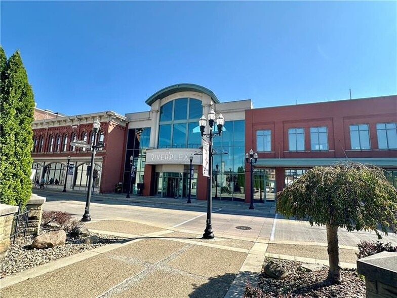 210 E Washington St, New Castle, PA for lease - Building Photo - Image 3 of 13