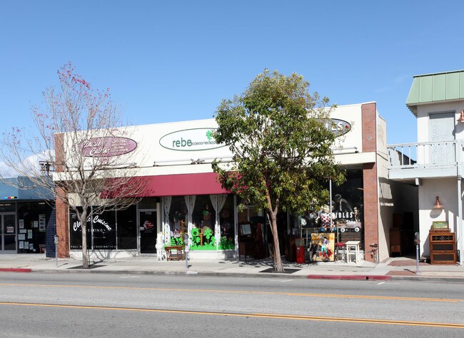 More details for 7118-7122 Owensmouth Ave, Canoga Park, CA - Retail for Sale