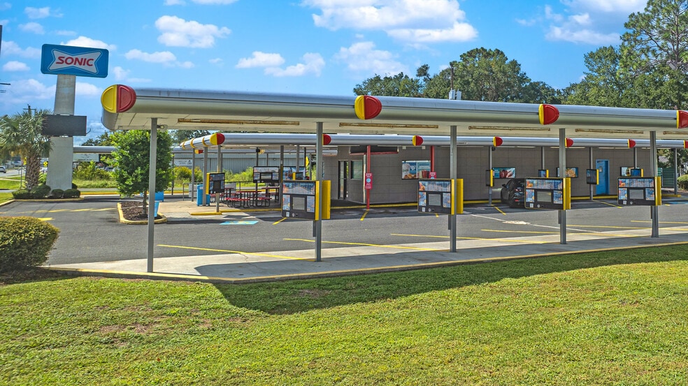 395 Charlie Smith SR Hwy, Saint Marys, GA for sale - Building Photo - Image 3 of 5