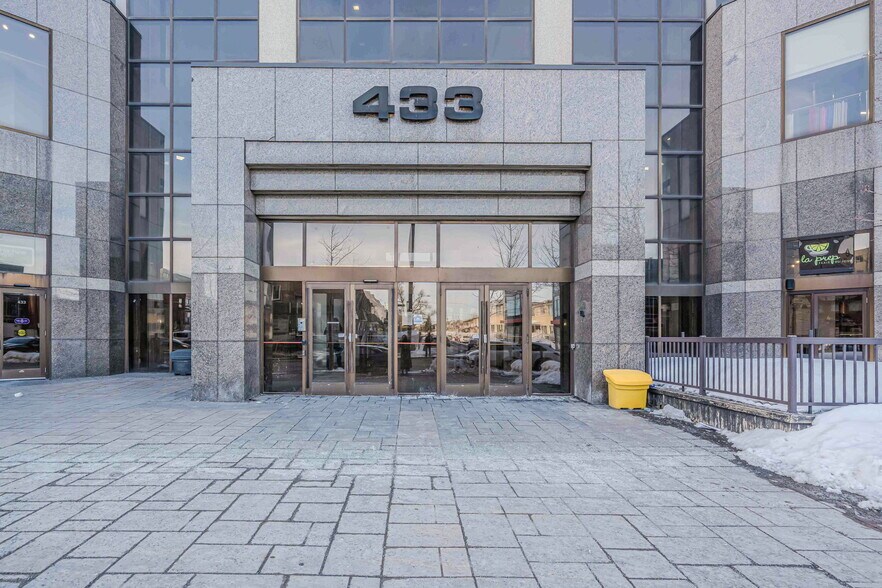 433 Rue Chabanel O, Montréal, QC for lease - Building Photo - Image 3 of 5