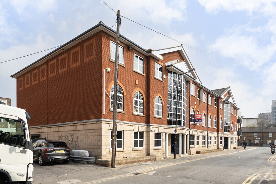 25-28 Herschel St, Slough à louer - Photo du bâtiment - Image 2 de 2