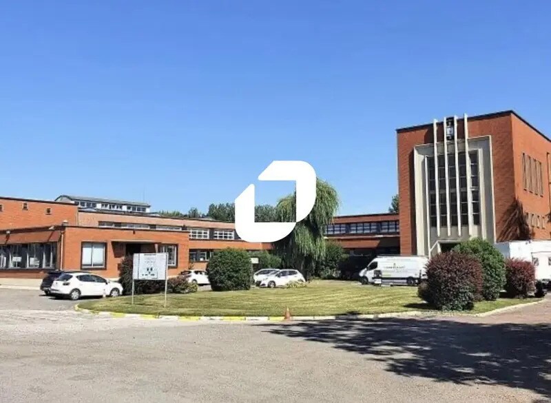 Office in Douai for lease - Building Photo - Image 3 of 21