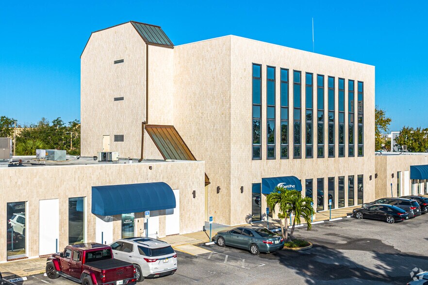 142 SW Avenue C, Winter Haven, FL à louer - Photo du bâtiment - Image 2 de 7