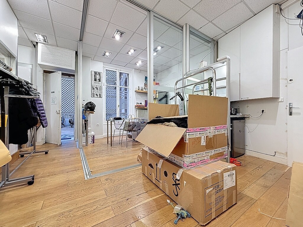 Rue La Boétie, Paris for lease Primary Photo- Image 1 of 11