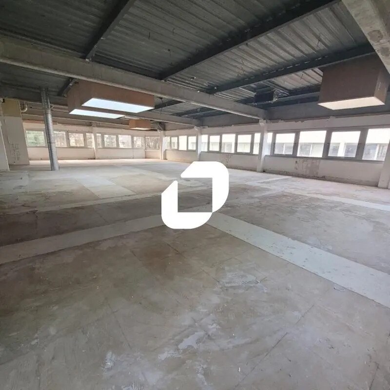 Flex in Saint-Cloud for lease Building Photo- Image 1 of 23