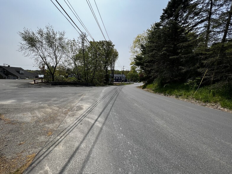 4 Teal Road, Averill Park, NY for sale - Building Photo - Image 2 of 15