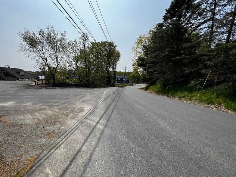 4 Teal Road, Averill Park, NY à vendre - Photo du bâtiment - Image 2 de 15