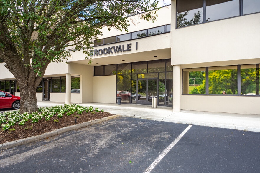6025 Brookvale Ln, Knoxville, TN for lease - Building Photo - Image 3 of 7