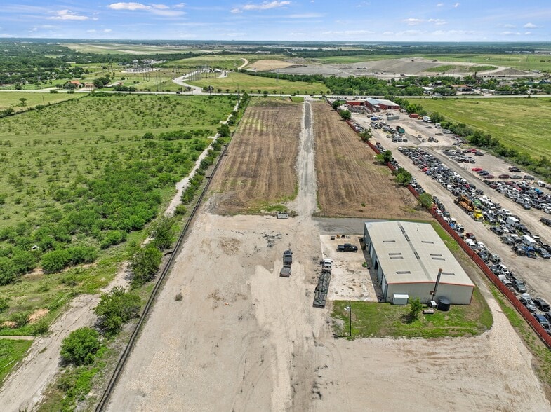 9605 Fm 812, Austin, TX for lease - Building Photo - Image 2 of 18