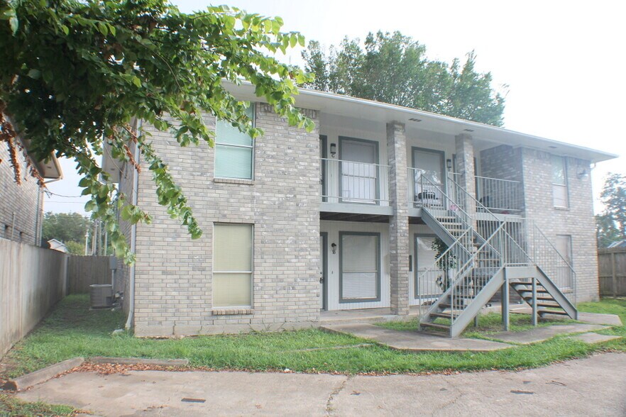 9018 Grannis St, Houston, TX for sale - Building Photo - Image 1 of 19